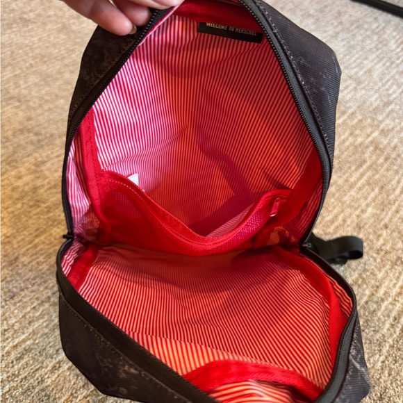 antonio anti theft usb charging travel backpack AAA Corporate l Travelon l Addison Anti-Theft Large Nike Backpack XL Gym parentId:146197 theft tech locks down 颜色:Camoblack